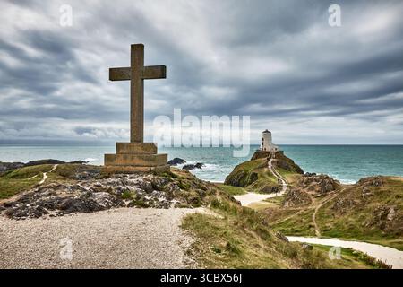 Stufen führen zum Leuchtturm von Llanddwyn an der Spitze von Llanddwyn Island in der Nähe von Newborough warren auf Anglesey UK Stockfoto