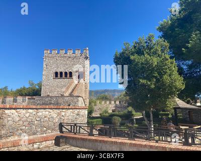 Antike römische Stadt Butrint, UNESCO-Weltkulturerbe mit gut erhaltenen Ruinen, einschließlich Theater, Taufhaus und historischer Architektur. Stockfoto