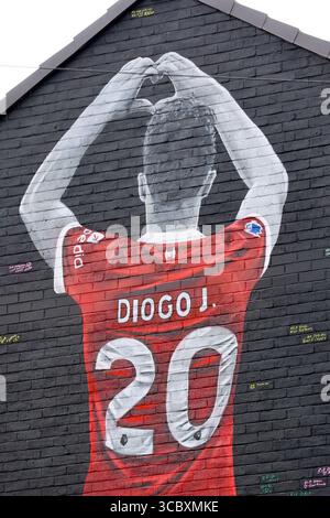 Liverpool, Großbritannien. August 2025. Ein neues Wandgemälde „Forever 20 Diogo Jota“, entworfen von MurWalls, das auf der Sybil Road in Anfield zu Ehren des verstorbenen Liverpool-Fußballvereins und des portugiesischen internationalen Stürmers gesehen wurde. (Credit Image: © Dinendra Haria/SOPA Images via ZUMA Press Wire) NUR REDAKTIONELLE VERWENDUNG! Nicht für kommerzielle ZWECKE! Stockfoto