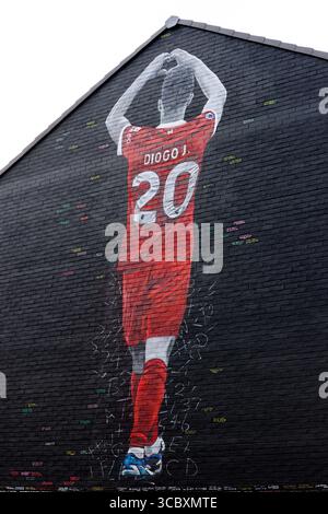 Liverpool, Großbritannien. August 2025. Ein neues Wandgemälde „Forever 20 Diogo Jota“, entworfen von MurWalls, das auf der Sybil Road in Anfield zu Ehren des verstorbenen Liverpool-Fußballvereins und des portugiesischen internationalen Stürmers gesehen wurde. (Foto: Dinendra Haria/SOPA Images/SIPA USA) Credit: SIPA USA/Alamy Live News Stockfoto