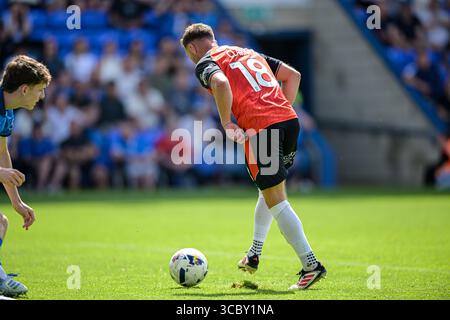 Jordan Clark (18 Luton Town) macht sich am Samstag, den 9. August 2025, beim Spiel der Sky Bet League 1 zwischen Peterborough und Luton Town in der London Road in Peterborough zum zweiten Tor von Lutons bereit. (Foto: Kevin Hodgson | MI News) Credit: MI News & Sport /Alamy Live News Stockfoto