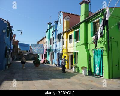Burano, Italien 11. Oktober 2019: Burano ist eine Insel in der Lagune von Venedig, Norditalien, bei Torcello am nördlichen Ende der Lagune. Stockfoto