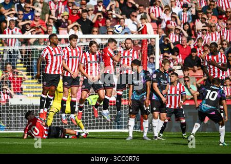 Sheffield, Großbritannien. August 2025. Scott Twine aus Bristol City erzielt 0-1 beim Spiel der Sheffield United vs Bristol City Sky Bet Championship in der Bramall Lane, Sheffield. Der Bildnachweis sollte lauten: Craig Thomas/Sportimage Credit: Sportimage Ltd/Alamy Live News Stockfoto