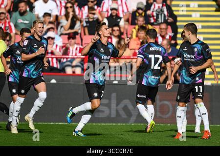 Sheffield, Großbritannien. August 2025. Scott Twine aus Bristol City feiert sein Ziel, es 0-1 während des Spiels Sheffield United vs Bristol City Sky Bet Championship in der Bramall Lane in Sheffield zu erreichen. Der Bildnachweis sollte lauten: Craig Thomas/Sportimage Credit: Sportimage Ltd/Alamy Live News Stockfoto