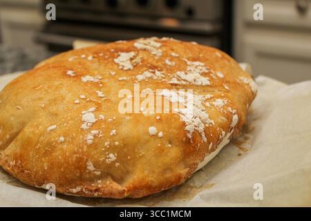 Nahaufnahme von frisch gebackenem hausgemachtem Brotbrot Stockfoto
