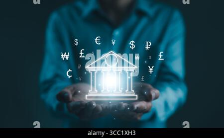 Geschäftsmann mit virtueller Welt. Dollar Yuan Yen Euro Rubel und Pfund Sterling Zeichen. Weltwirtschaft, Geschäftsgeldtransfer, Zentralbank online, in Stockfoto