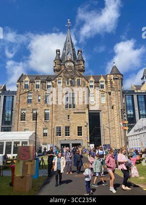 Edinburgh, Schottland, Großbritannien. August 2025. Am Eröffnungstag findet das Edinburgh International Book Festival im Futures Institute statt Stockfoto