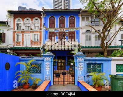 Fassade Peranakan NUS Baba House in Singapur Stockfoto