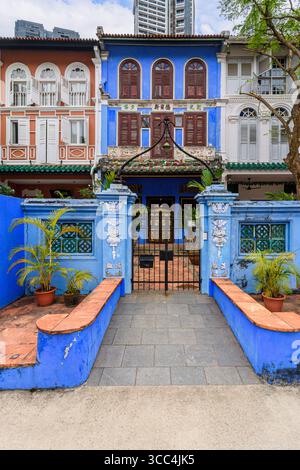 Fassade Peranakan NUS Baba House in Singapur Stockfoto