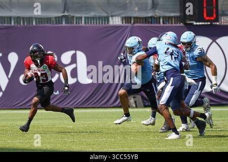 Toronto, Ontario, Kanada. August 2025. Ottawa RedBlacks Wide Receiver Kalil Pimpletion #83 lässt den Ball in der ersten Halbzeit während des CFL-Fußballspiels 2025 in Woche 10 auf dem BMO Field laufen. Am 9. August 2025 in Toronto, Kanada. (Kreditbild: © Leonardo Ramirez/eyepix via ZUMA Press Wire) NUR REDAKTIONELLE VERWENDUNG! Nicht für kommerzielle ZWECKE! Stockfoto