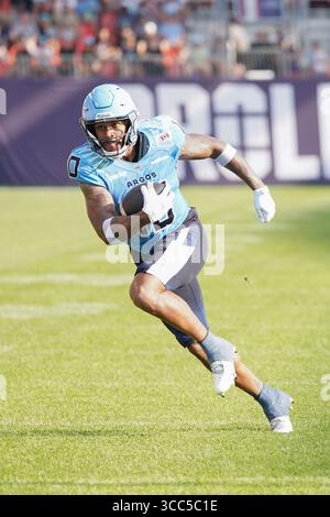Toronto, Ontario, Kanada. August 2025. Toronto Argonauts Kevin Mital #10 führt den Ball in der zweiten Halbzeit während des CFL-Fußballspiels 2025 in Woche 10 auf dem BMO Field aus. Am 9. August 2025 in Toronto, Kanada. (Kreditbild: © Leonardo Ramirez/eyepix via ZUMA Press Wire) NUR REDAKTIONELLE VERWENDUNG! Nicht für kommerzielle ZWECKE! Stockfoto