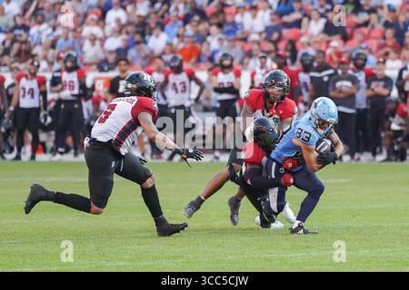 Toronto, Ontario, Kanada. August 2025. Toronto Argonauts Wide Receiver David Ungerer #83 trägt den Ball in der zweiten Halbzeit während des CFL-Fußballspiels 2025 in Woche 10 auf dem BMO Field. Am 9. August 2025 in Toronto, Kanada. (Kreditbild: © Leonardo Ramirez/eyepix via ZUMA Press Wire) NUR REDAKTIONELLE VERWENDUNG! Nicht für kommerzielle ZWECKE! Stockfoto