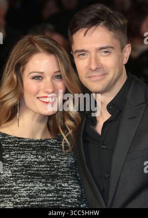 17. Oktober 2015: Ashley Hinshaw und Topher Grace nehmen an der „Truth“-Vorführung des BFI London Film Festival im Odeon, Leicester Square in London, Großbritannien, Teil. Stockfoto