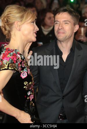 17. Oktober 2015: Cate Blanchett und Topher Grace nehmen an der „Truth“-Vorführung des BFI London Film Festival im Odeon, Leicester Square in London, Großbritannien, Teil. Stockfoto