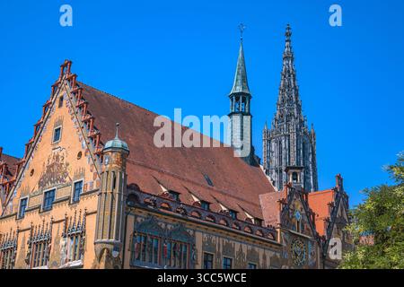 Baden-Württemberg : Rathaus mit Ulmer Münster Stockfoto