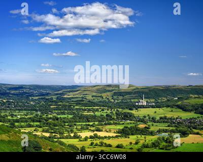 Großbritannien, Derbyshire, Peak District, Blick vom Great Ridge über Hope Valley in Richtung Zementwerk. Stockfoto