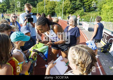 Sint Niklaas, Belgien. August 2025. Der belgische Athlet Nafissatou „Nafi“ Thiam wurde während des belgischen Nafissatou Nafi Thiam während des Speerwerperfestivals in Sint-Niklaas am Sonntag, den 10. August 2025, aufgenommen. BELGA FOTO NICOLAS MAETERLINCK Credit: Belga News Agency/Alamy Live News Stockfoto