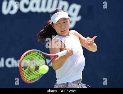 San Diego, Kalifornien, USA. August 2025. Alyssa Ahn gewinnt die USTA Girls 18s Tennis National Championships in San Diego gegen Maya Iyengar Credit: Travis Vandenberg/Alamy Live News Stockfoto