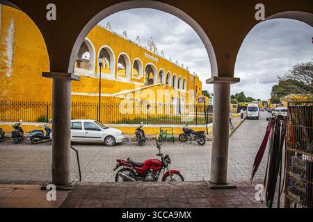 Zentralamerika Mexiko Yucatan Merida Izamal Kloster des Heiligen Antonius von Padua 16. Jahrhundert Stockfoto