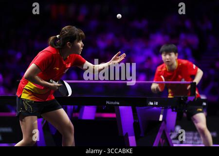Yokohama BUNTAI, Kanagawa, Japan. August 2025. (L bis R) CHEN Xingtong (CHN), SUN Yingsha (CHN), 11. AUGUST 2025 - Tischtennis : WTT Champions Yokohama 2025 Women's Singles Final bei Yokohama BUNTAI, Kanagawa, Japan. Quelle: Naoki Morita/AFLO SPORT/Alamy Live News Stockfoto