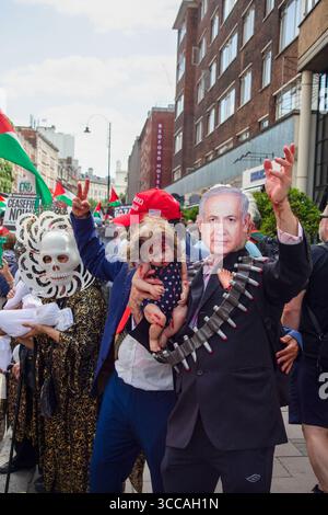 Palästinensische Solidaritätskampagne nationaler marsch vom Russell Square durch das Zentrum Londons zur Downing Street, um gegen Israels Krieg gegen Gaza zu protestieren. Stockfoto