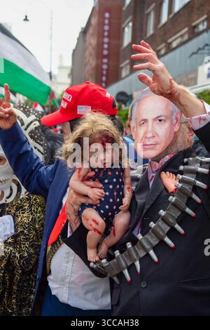 Palästinensische Solidaritätskampagne nationaler marsch vom Russell Square durch das Zentrum Londons zur Downing Street, um gegen Israels Krieg gegen Gaza zu protestieren. Stockfoto