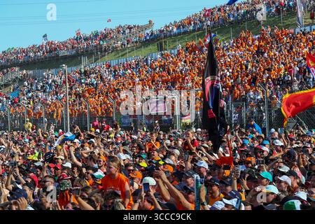 21. Juli 2023, Budapest, Rieti, Ungarn: Fans..während des RENNENS, Sonntag, 23. Juli, FORMEL 1 QATAR AIRWAYS GRAND PRIX 2023 von UNGARN - 21. Juli bis 23. Juli 2023 Hungaroring, Budapest, Ungarn (Kreditbild: © Alessio de Marco/ZUMA Press Wire) Stockfoto