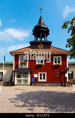 Wappen der Stadt Trosas. Das ehemalige Rathaus heißt heute Rådstugan (Stadthaus). Södermanland County, Schweden. Stockfoto