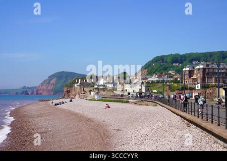 The Esplanade & Beach, Sidmouth Town, Devon, England, Großbritannien im Mai Stockfoto