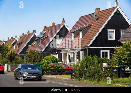 Häuser in der finnischen Siedlung (Finnensiedlung) im Kölner Hoehenhaus. Die Wohnsiedlung, komplett als gebaut Stockfoto