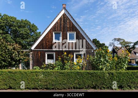 Häuser in der finnischen Siedlung (Finnensiedlung) im Kölner Hoehenhaus. Die Wohnsiedlung, komplett als gebaut Stockfoto
