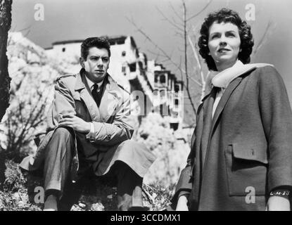 USA: Jose Suarez, Betsy Blair, am Set des spanischen Films, ''The Lovemaker'', ursprünglicher spanischer Titel: ''Calle Mayor'', alias ''Main Street'', Suevia Films, U.S. Distribution: Trans-Lux Pictures, 1956 (Kreditbild: © JT Vintage/Glasshouse Via ZUMA Press Wire) Stockfoto