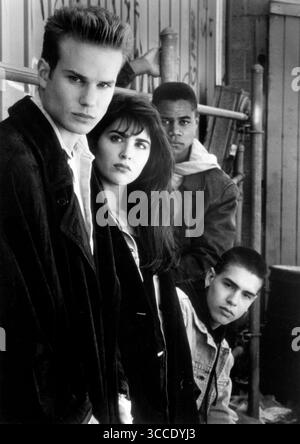 USA: James Marshall, Cara Buono, Cuba Gooding, Jr., Jon Seda, Werbeporträt für den Film, „Gladiator“, Columbia Pictures, 1992 (Foto: © JT Vintage/Glasshouse Via ZUMA Press Wire) Stockfoto