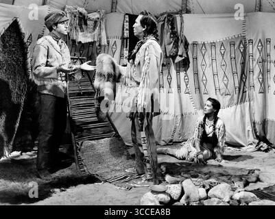 USA: Fernando Lamas, Chief Yowlachie, Joan Taylor, am Set des Films, „Rose Marie“, MGM, 1954 (Bild: © JT Vintage/Glasshouse Via ZUMA Press Wire) Stockfoto