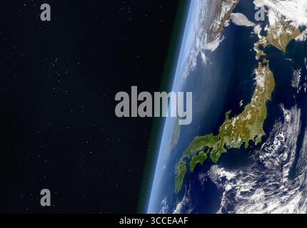 Planet Erde am Sternenhimmel. Japan, China, Nordkorea, Südkorea, Russland. Ostasien. Ansicht des Planeten Erde. Diese Bildelemente wurden von der NASA bereitgestellt. Stockfoto