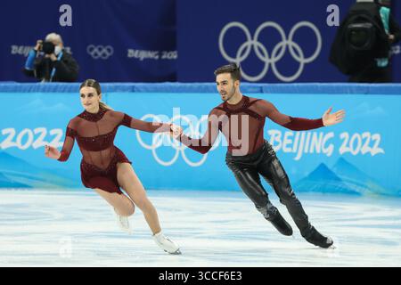 12. FEBRUAR 2022: Gabriella Papadakis und Guillaume Cizeron aus Frankreich skaten während des Eiskunstlaufs im Beiji Stockfoto