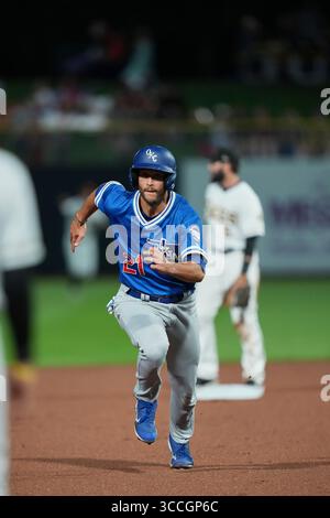 19. August 2023: Oklahoma City zweiter Baseman Justin Yurchak (21) wird im Spiel mit den Oklahoma City Dodgers und Salt Lake Bees auf dem Smiths Field in Salt Lake UT auf den dritten Platz gesetzt. David Seelig/Cal Sport Medi (Bild: © David Seelig / Cal Sport Media/CSM via ZUMA Press Wire) Stockfoto