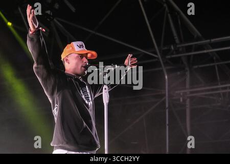 13. August 2023, Winchester, Hampshire, Vereinigtes Königreich: Der englische Hip-Hop-Musiker Benjamin Gerard Coyle-Larner, bekannt als Loyle Carner, trat live auf der Bühne des Boomtown Festivals auf. (Kreditbild: © Dawn Fletcher-Park/SOPA Bilder via ZUMA Press Wire) Stockfoto