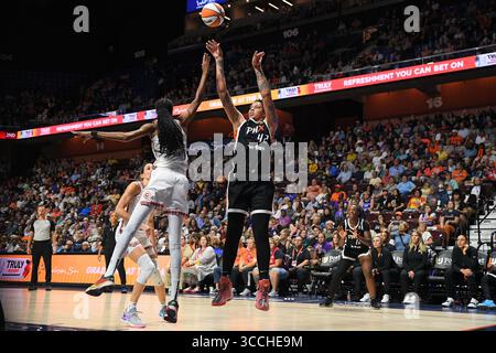 31. August 2023: Phoenix Mercury Center Brittney Griner (42) schießt den Ball während eines WNBA-Spiels zwischen den Phoenix Mercury und den Connecticut Sun in der Mohegan Sun Arena in Uncasville, Connecticut. Erica Denhoff/CSM (Bild: © Erica Denhoff/CSM via ZUMA Press Wire) Stockfoto