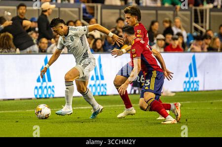 16. September 2023 San Jose, CA USA San Jose Stürmer Cristian Espinoza (10) tritt während des MLS-Spiels zwischen Real Salt Lake und San Jose Earthquakes den Ball in die Höhe. San Jose Beat Salt Lake 2-1 im PayPal Park San Jose Kalifornien Thurman James/CSM (Foto: © Thurman James/CSM via ZUMA Press Wire) Stockfoto