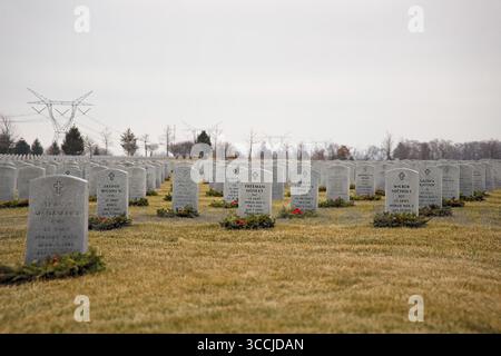 8. Januar 2023, Elwood, Illinois, USA: Blick auf den Abraham Lincoln National Cemetery in der Nähe von Elwood, Illinois. Der Abraham Lincoln National Cemetery befindet sich im nordwestlichen Teil der ehemaligen Joliet Army Munition Plant und liegt etwa 50 Meilen südwestlich von Chicago. Der Friedhof ist nach dem 16. Präsidenten der Vereinigten Staaten und Gründer der US National Cemeteries benannt. (Kreditbild: © Alan Look/ZUMA Press Wire) Stockfoto