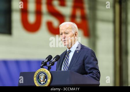 6. November 2023, Bear, Delaware, USA: US-Präsident Joe Biden kommentiert in New Castle County, Delaware, wie Bidenomics und seine Investitionen in Amerika die Agenda und die Reparatur vernachlässigter Infrastrukturbedürfnisse einschließlich der größten Investitionen in den Schienenverkehr seit der Gründung von Amtrak am Montag, 6. November 2023 (Credit Image: © Saquan Stimpson/CNP via ZUMA Press Wire) Stockfoto