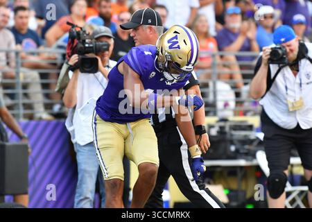 2. September 2023: Washington Huskies Wide Receiver Rome Odunze (1) macht einen Touchdown-Tanz, nachdem er während des NCAA-Fußballspiels zwischen den Boise State Broncos und Washington Huskies im Husky Stadium in Seattle (WA) einen Treffer erzielt hat. Washington besiegte Boise State mit 56:19. Steve Faber/CSM (Foto: © Steve Faber/CSM via ZUMA Press Wire) Stockfoto
