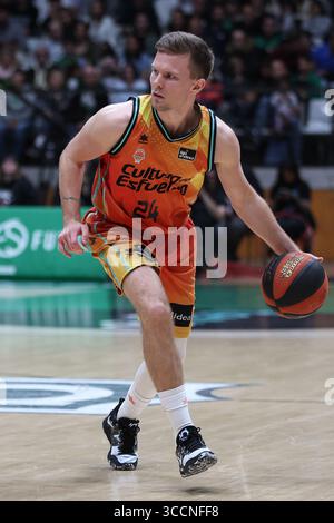 9. April 2023, Badalona, Spanien: BADALONA, SPANIEN - 9. APRIL: Martin Hermannsson von Valencia Basket während des Spiels der ACB Liga Endesa zwischen Joventut Badalona und Valencia Basket im Palau Municipal DÂ Badalona am 9. April 2023 in Badalona, Spanien (Kreditbild: © David Ramirez/DAX via ZUMA Press Wire) Stockfoto