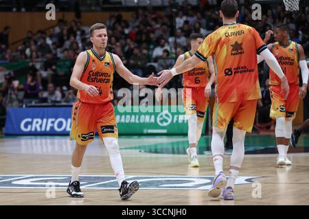 9. April 2023, Badalona, Spanien: BADALONA, SPANIEN - 9. APRIL: Martin Hermannsson von Valencia Basket während des Spiels der ACB Liga Endesa zwischen Joventut Badalona und Valencia Basket im Palau Municipal DÂ Badalona am 9. April 2023 in Badalona, Spanien (Kreditbild: © David Ramirez/DAX via ZUMA Press Wire) Stockfoto
