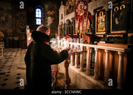 30. Dezember 2018 - Kiew, Kiew, Ukraine - das Lavra der Kiewer Höhlen liegt unter der Gerichtsbarkeit der Ukrainisch-Orthodoxen Kirche (autonom innerhalb des Moskauer Patriarchats). Das aus dem 11. Jahrhundert stammende Kloster ist das prestigeträchtigste Kloster in der Ukraine. Die Kathedrale der Heiligen Sophia in Kiew symbolisiert das „neue Konstantinopel“, die Hauptstadt des christlichen Fürstentums, das im 11. Jahrhundert in einer evangelisierten Region nach der Taufe des heiligen Wladimir im Jahr 988 gegründet wurde. Der spirituelle und intellektuelle Einfluss der Kiewer-Petschersker Law Stockfoto