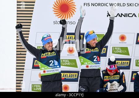 26. Februar 2023, Planica, Slowenien: Der zweite Platz Federico Pellegrin und Francesco de Fabiani aus Italien feiern während des man's Team Sprint Free Race Wettbewerbs bei der FIS Nordischen Ski-Weltmeisterschaft 2023. (Kreditbild: © Andrej Tarfila/SOPA Images via ZUMA Press Wire) Stockfoto