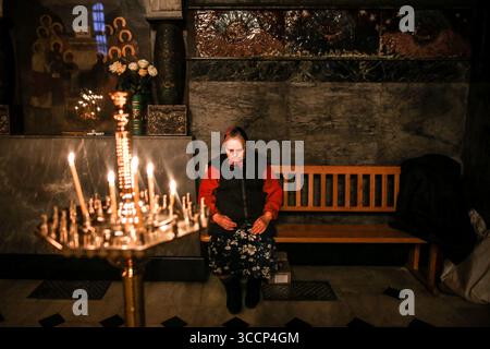 30. Dezember 2018 - Kiew, Kiew, Ukraine - das Lavra der Kiewer Höhlen liegt unter der Gerichtsbarkeit der Ukrainisch-Orthodoxen Kirche (autonom innerhalb des Moskauer Patriarchats). Das aus dem 11. Jahrhundert stammende Kloster ist das prestigeträchtigste Kloster in der Ukraine. Die Kathedrale der Heiligen Sophia in Kiew symbolisiert das „neue Konstantinopel“, die Hauptstadt des christlichen Fürstentums, das im 11. Jahrhundert in einer evangelisierten Region nach der Taufe des heiligen Wladimir im Jahr 988 gegründet wurde. Der spirituelle und intellektuelle Einfluss der Kiewer-Petschersker Law Stockfoto