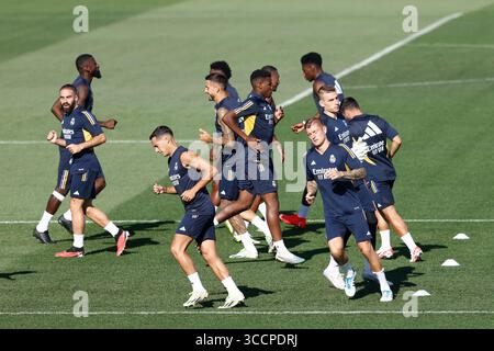 18. August 2023, VALDEBAS, MADRID, SPANIEN: Lucas Vazquez von Real Madrid und Toni Kroos von Real Madrid während des Trainingstages von Real Madrid, die am 18. August 2023 im Ciudad Deportiva Real Madrid in Valdebebas, Madrid, Spanien, gefeiert wurden. (Kreditbild: © Oscar J. Barroso/AFP7 via ZUMA Press Wire) Stockfoto