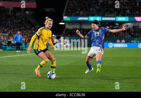 11. August 2023: Jun Endo (Japan) und Nathalie Bjorn (Schweden) kämpfen um den Ball während eines Spiels , , AT , , . Kim Price/CSM (Kreditbild: © Kim Price/CSM via ZUMA Press Wire) Stockfoto